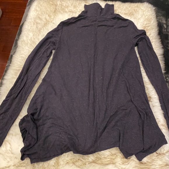 Beautiful Top American eagle outfitters size extra small   , used only once. - Picture 2 of 4